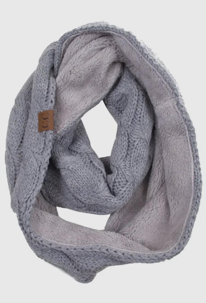 Knitted Scarf w/Fuzzy Sherpa Lining HAN925