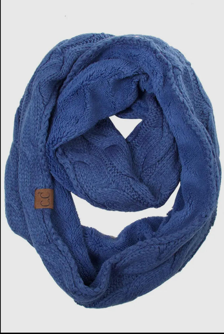 Knitted Scarf w/Fuzzy Sherpa Lining HAN925
